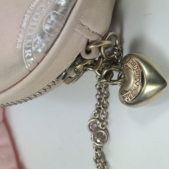 Juicy Couture crossbody round bag purse in soft light pink leather with silver - Picture 5 of 16